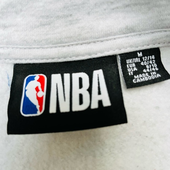 Los Angeles Lakers official NBA zip-up - Picture 5 of 5